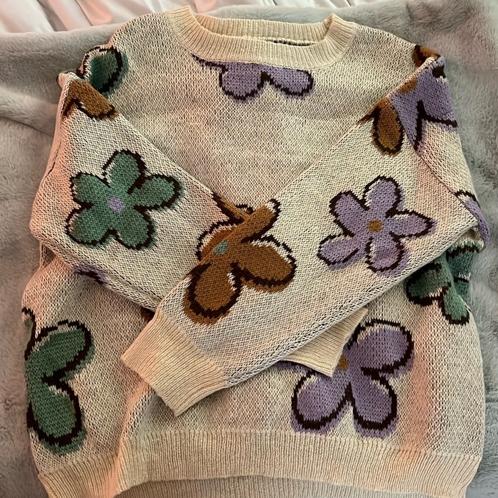 Flower sweater